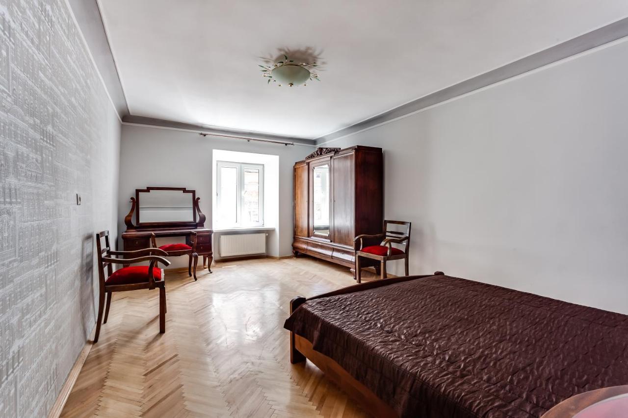 Four Bedrooms Apartment In The Heart Of Leópolis Exterior foto